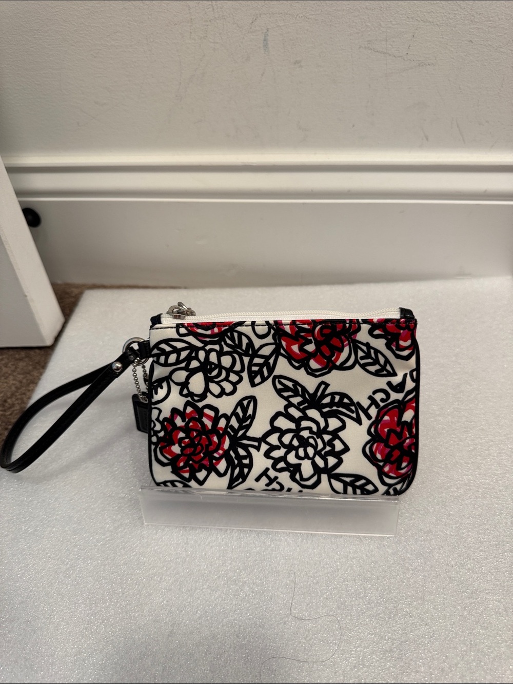 Coach poppy floral graffiti wristlet wallet with hangtag